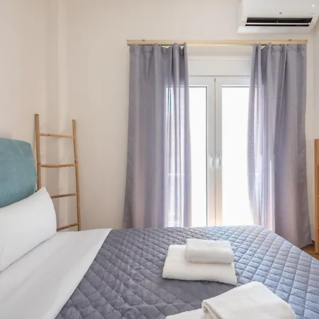 Stylish 2 Bd Urban Retreat Near Panormou Metro Apartment Athens