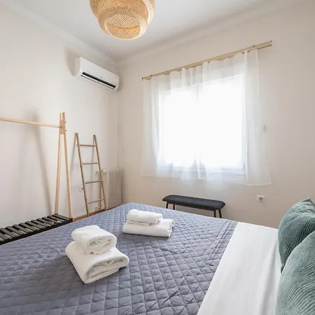 Stylish 2 Bd Urban Retreat Near Panormou Metro Apartment Athens