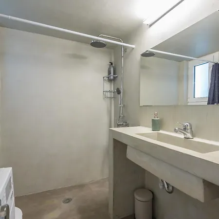 Apartment Stylish 2 Bd Urban Retreat Near Panormou Metro *