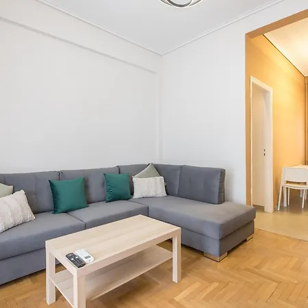Stylish 2 Bd Urban Retreat Near Panormou Metro *