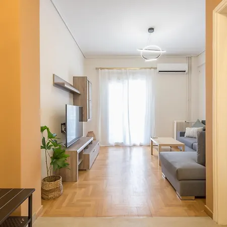 Stylish 2 Bd Urban Retreat Near Panormou Metro Athens