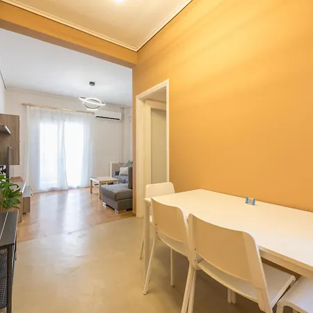Stylish 2 Bd Urban Retreat Near Panormou Metro